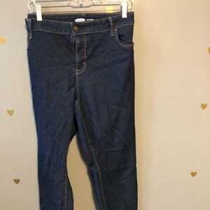 Jeans. Mid rise, skinny.